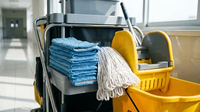 Mop Head Replacement: How Often to Swap, Launder and Retire a Mop Head